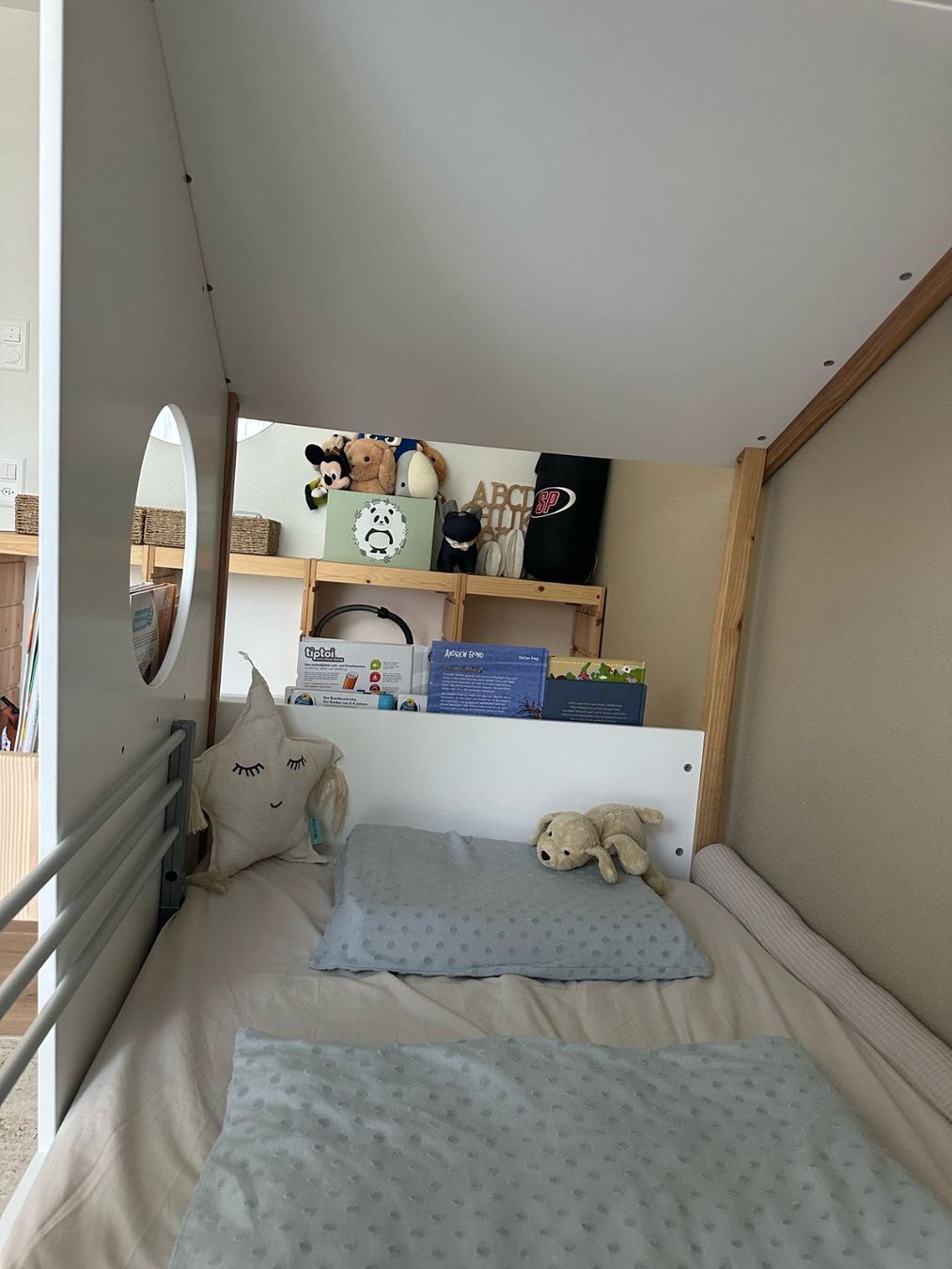 Betten: Hausbett Kinderbett mit Bettkasten – Gebraucht aus Dübendorf von Momce7 3