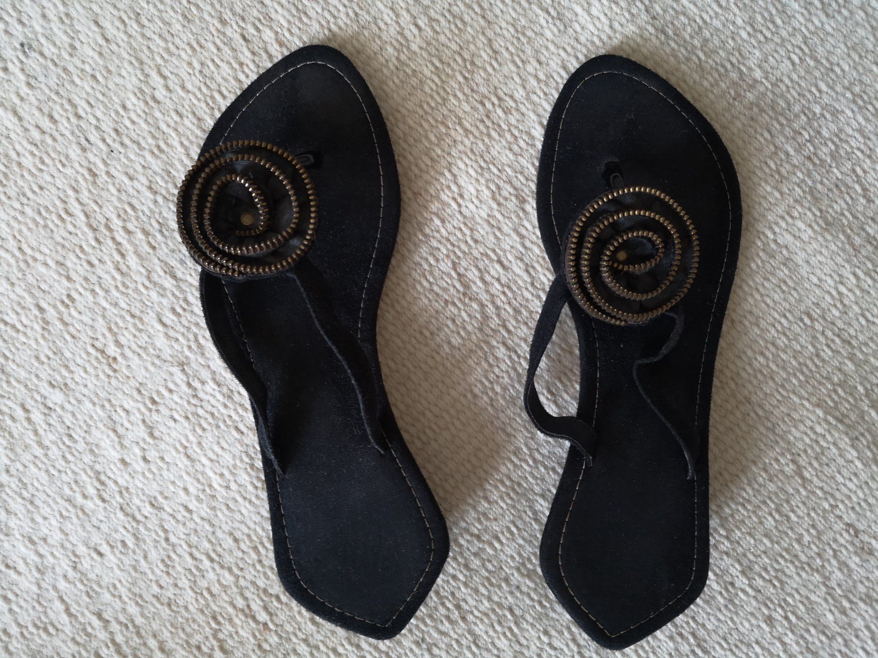 Damenschuhe: Schicke Designer Zehen Pantolette Gr. 39/40 – Gebraucht aus Münsingen von Nik_und_Kat 2
