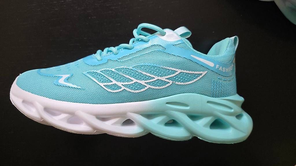 Scarpe da donna: ganz neue Sneakers – Usato da Regensdorf venduto da surber54 1