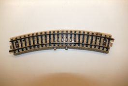Märklin H0: Gebogenes M-Kontaktgleis (K.Nr. 5104)