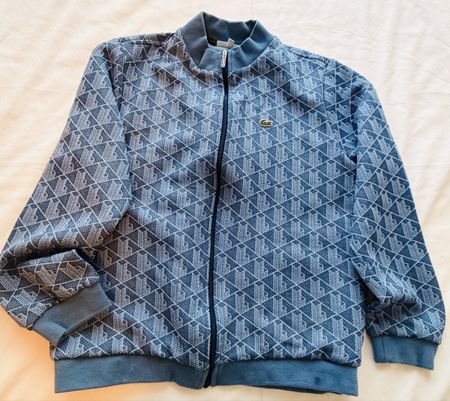 Lacoste  = 2 bleu clair + foncé