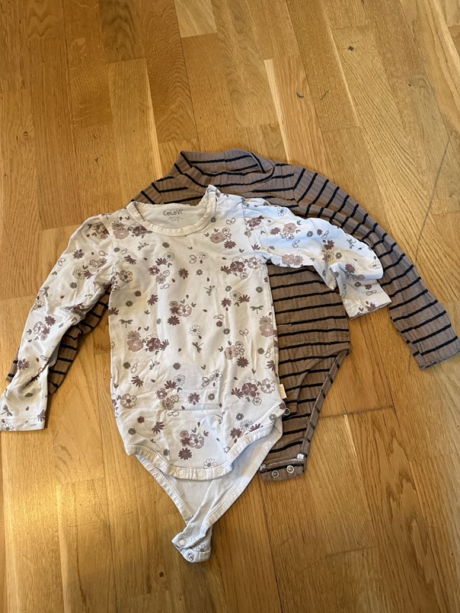 Lotti di vestiti: 2er Set Bodys Gr. 104, Langarm – Usato da Ottikon venduto da Domito