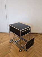 USM Haller Rollkorpus mit Hängeregistratur und Schlüssel