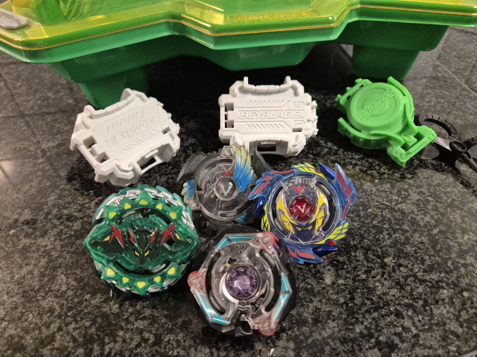 Hasbro Giocattoli: Beyblade Burst Set – Usato da Oetwil am See venduto da Janina5 1