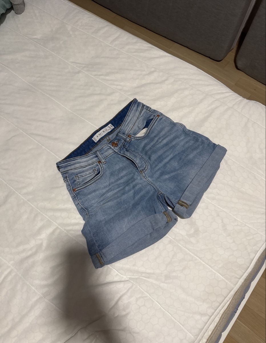 Pantaloni: Jeans Shorts – Nuovo (secondo la descrizione) da Laufen venduto da AnnaBlunschi