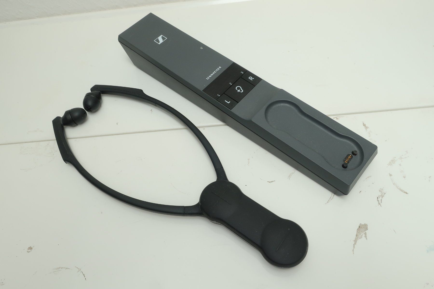 Sennheiser Cuffie: Digital Sennheiser Set 860 wireless TV Kopfhörer – Usato da Zürich venduto da dnk_nrd8