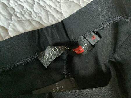 Schwarze Hose von Minx Grösse 42,  7/8 Top Zustand,