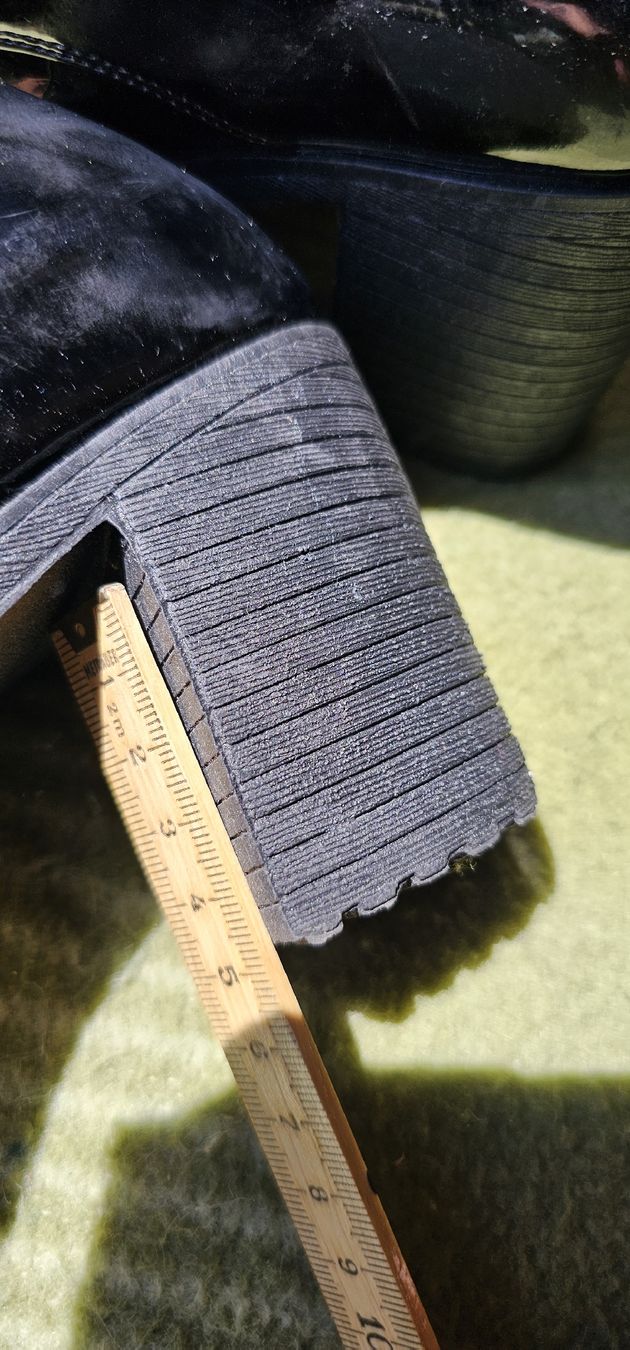 Scarpe da donna: Schwarze Lack-Schnürschuhe Gr. 37 Plattform-Absatz Chunky – Usato da Ferden venduto da jemyce 2