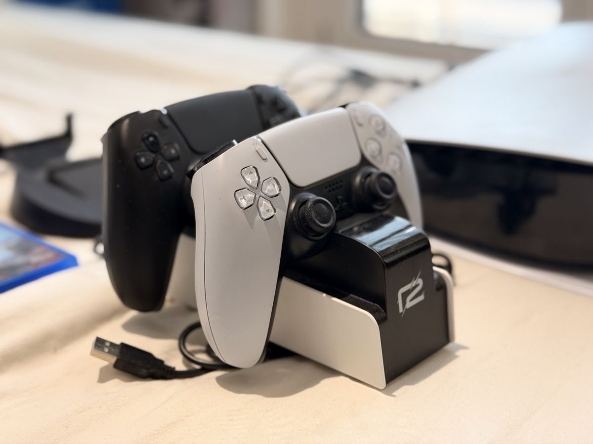 Sony Konsolen: PlayStation 5 Bundle – Gebraucht aus St. Gallen von TigerCollector 1