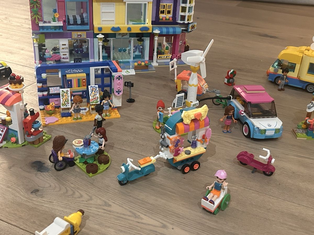 Lego Jouets: Lego Friends Set Schnäppchen,  Wohnblock, Segelschiff uvm. – D'occasion à Jona par grizzlyhedi01
