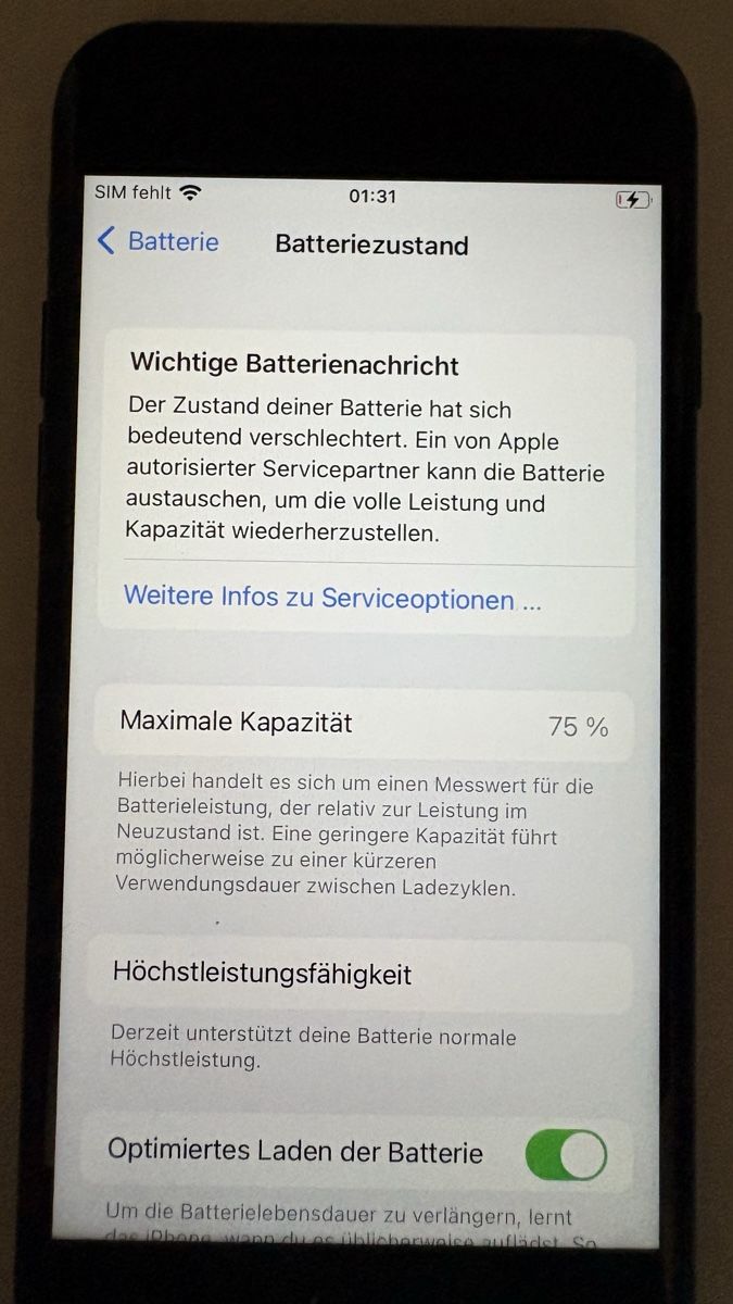 Apple Telefoni cellulari / Smartphones: iPhone 7 schwarz 32GB inkl. Ladekabel – Usato da Bichwil venduto da lau_b872 2