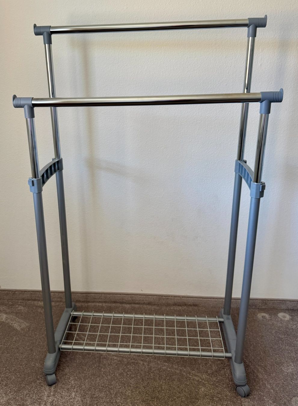 Altro in Decorazioni & Accessori: Rollkleiderständer/Garderobewagen – Usato da Zuerich venduto da muzuto 1