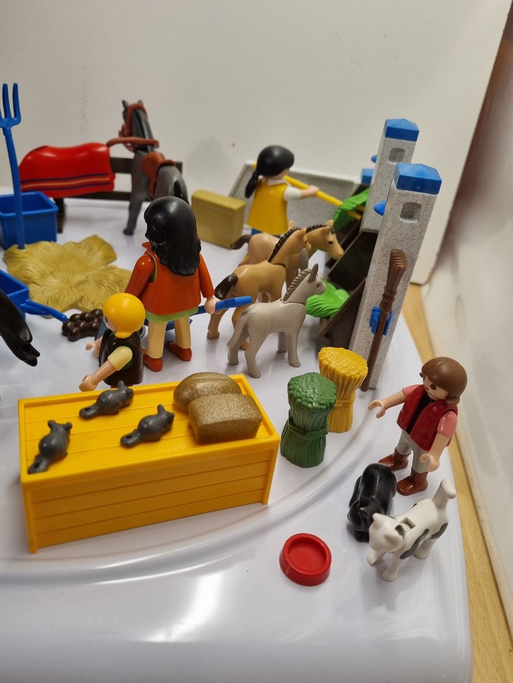 Playmobil Jouets: Playmobil Reiterstall Pferde – D'occasion à Bätterkinden par Kubrsiri 2