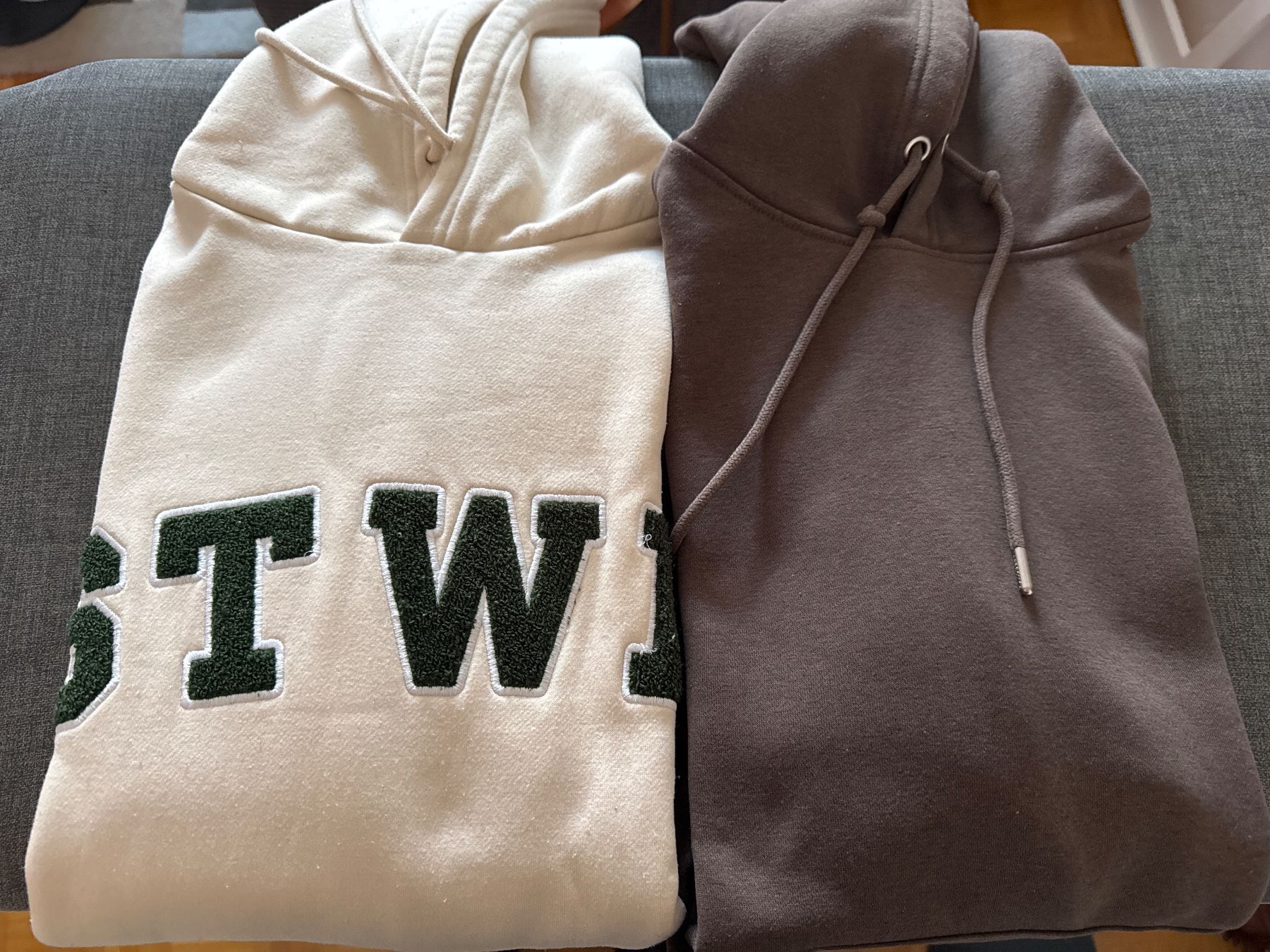 Pull&Bear Lotti di vestiti: 2 Pull&Bear Hoodies Gr. S braun / hellbeige – Usato da Winterthur venduto da britsi