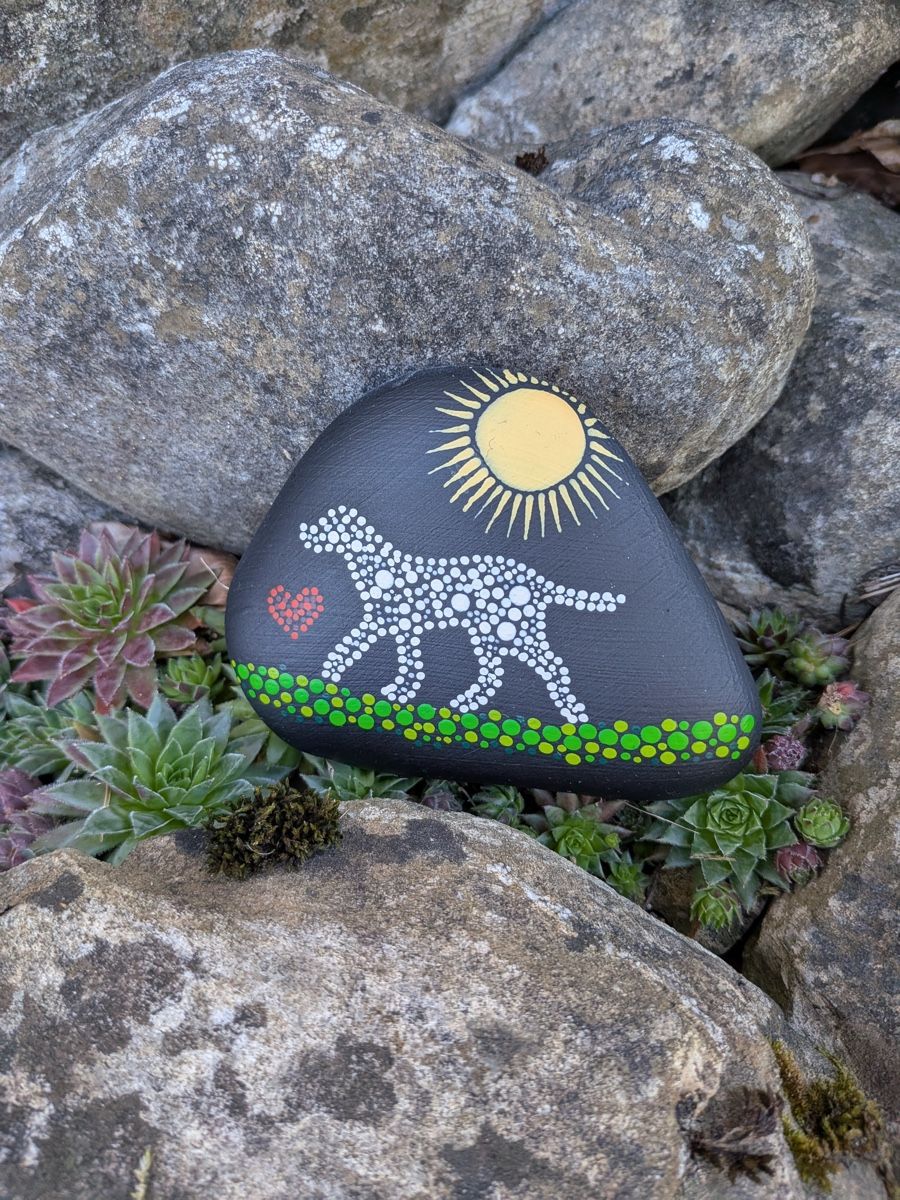 Toutes les décorations: Handbemalter Dot-Painting Stein – Neuf (Voir description) à Bichwil par VintaCraftAtelier