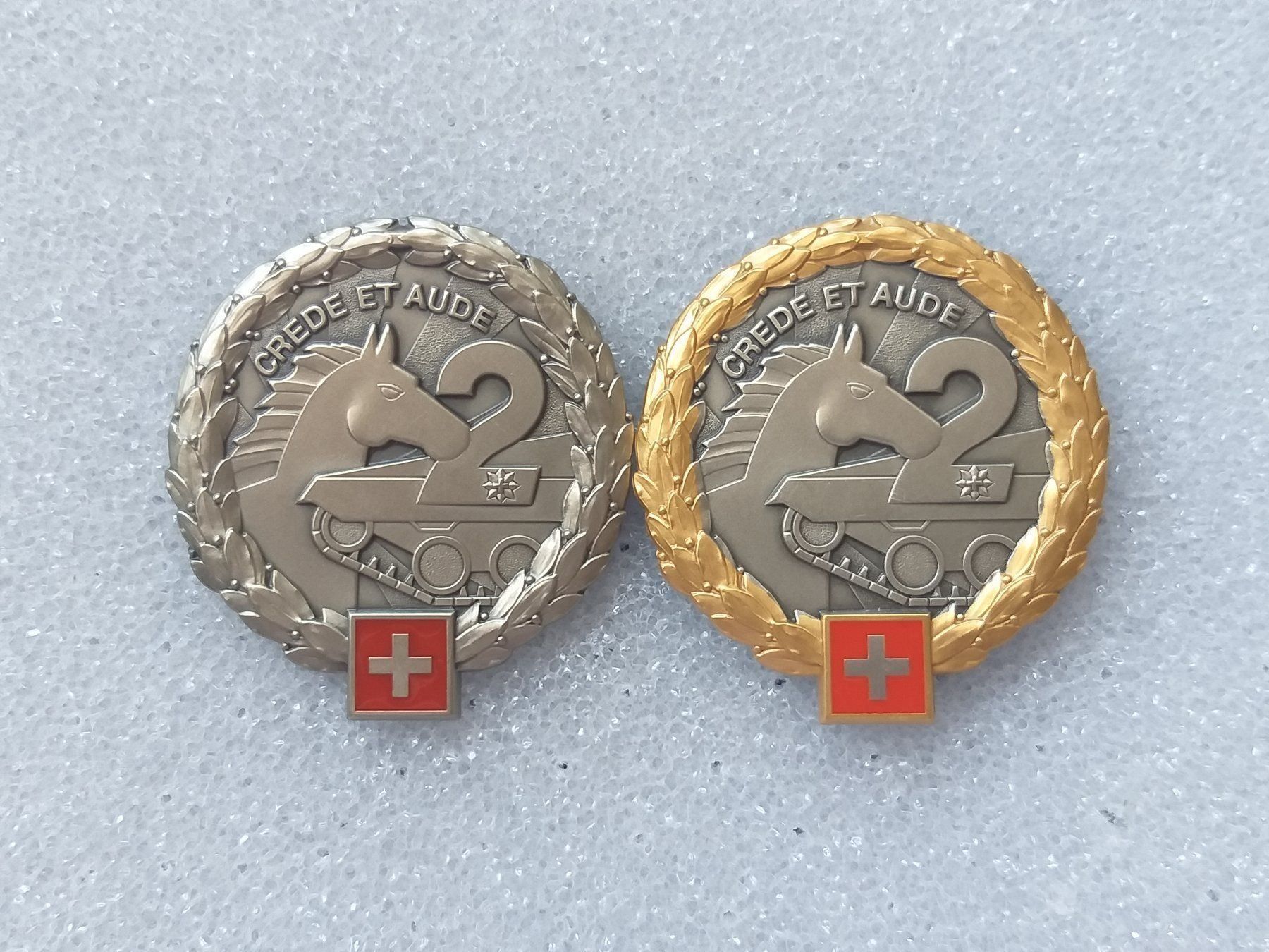 Placchette & Badge: Béretembleme Panzerbrigade 2 Set – Usato da Bauma venduto da SwissMilitaria