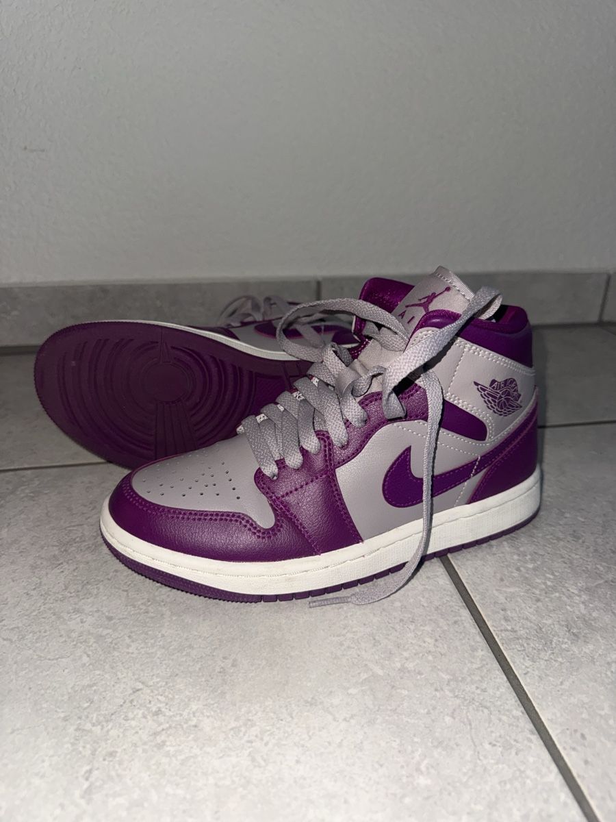 Jordan Scarpe da donna: Nike Air Jordan 1 Mid 36.5 – Nuovo (secondo la descrizione) da Wetzikon ZH venduto da shey7 1