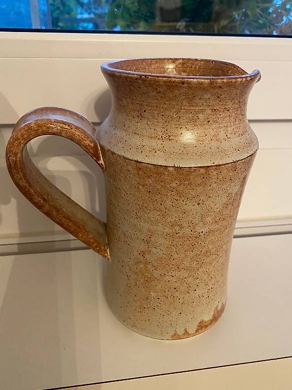 Karaffen: Tonkrug. Inhalt ca. 800-900 ml – Gebraucht aus Zürich von uts_789v