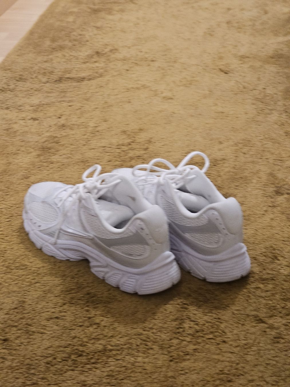 Nike Herrenschuhe: Nike v5 rnr – Gebraucht aus Schliern b. Köniz von muh_277w 2