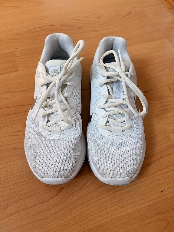 Nike Damenschuhe: Nike Revolution Laufschuhe Gr. 37,5 – Gebraucht aus Aarau von lyski 1