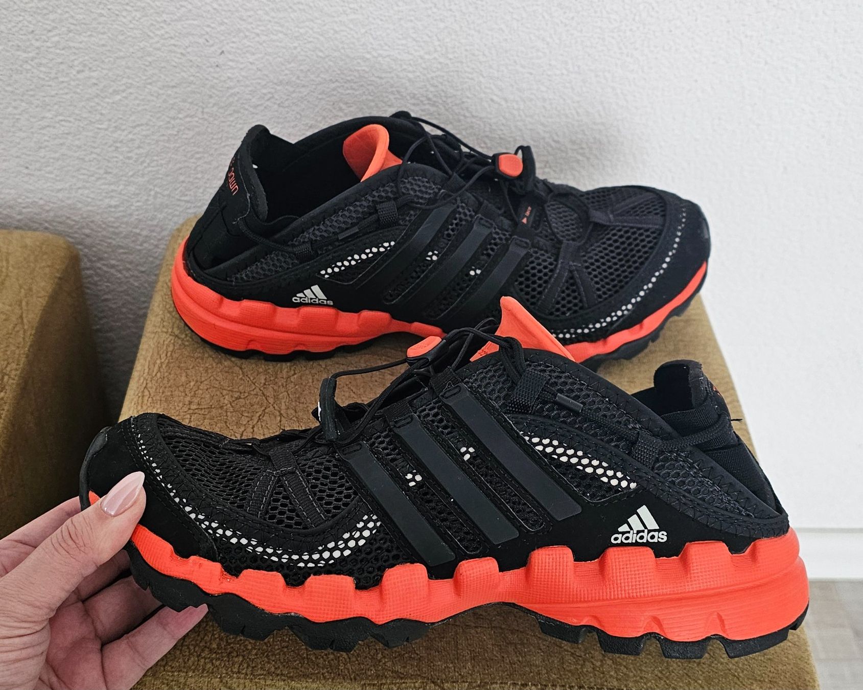 Adidas Scarpe da donna: ADIDAS Damen Sneaker Gr. 39. od.7.5 – Usato da Bronschhofen venduto da Xena37 2