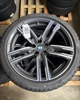 BMW 8er Winterradsatz Doppelspeiche 727M