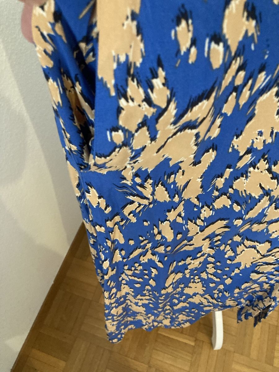 Comma Kleider: Kleid Comma Viscose Grösse 36 blau \beige – Gebraucht aus Zürich von fra_c6nh 4