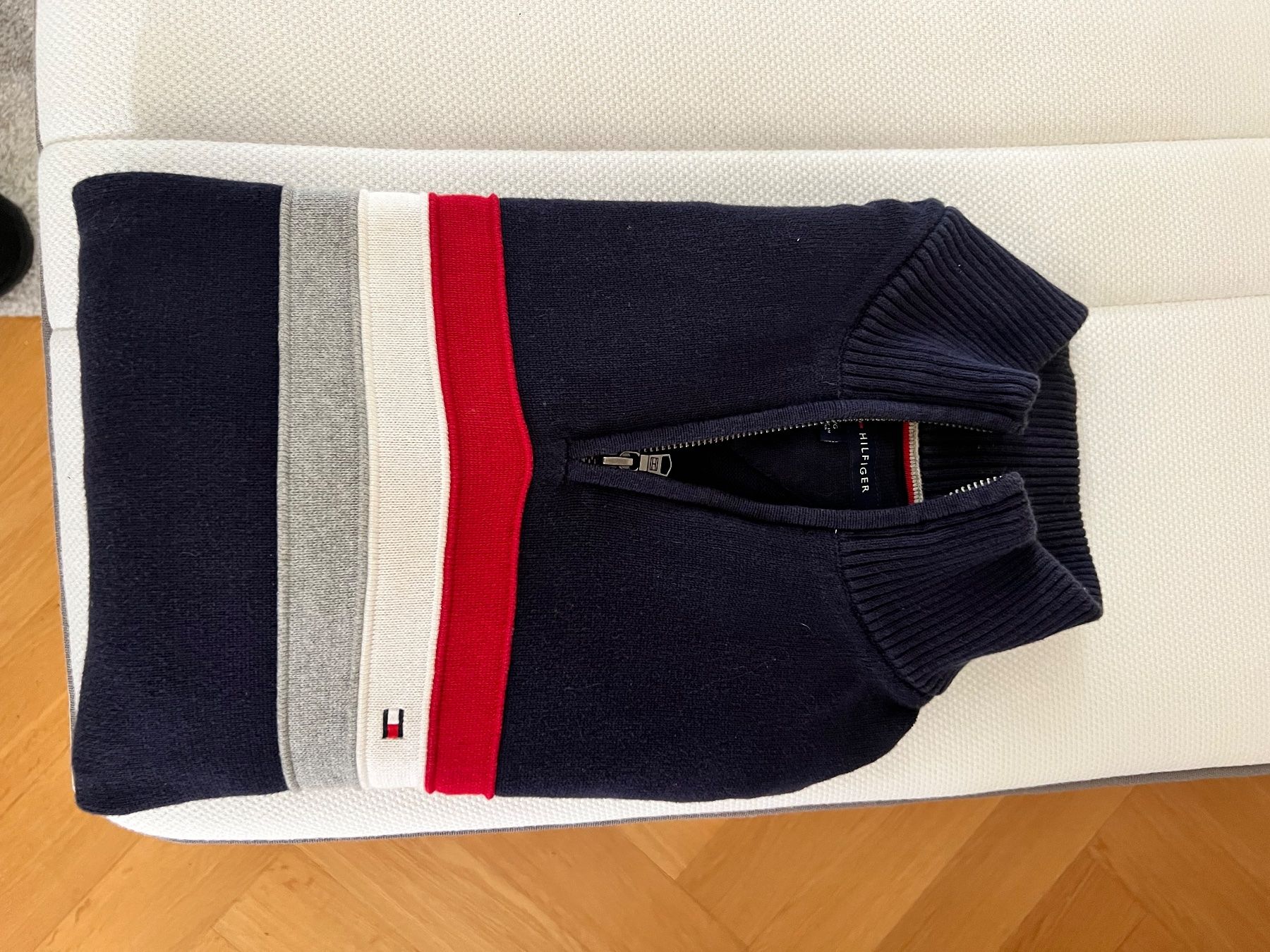 Tommy Hilfiger Maglioni & Felpe: Tommy Hilfiger Sweater - Like New – Nuovo (secondo la descrizione) da Zürich venduto da and_y8dy