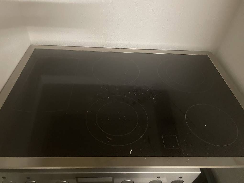 Electrolux Forni: Electrolux Backofen mit Glaskeramikkochfeld – Usato da Untereggen venduto da repose 1
