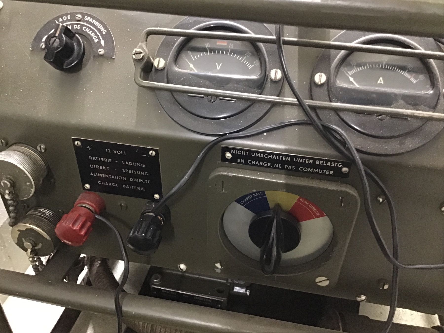 Generatori di corrente: Generator Armee 12 Volt 4-Takt Motor – Usato da Rüschlikon venduto da am6000 3