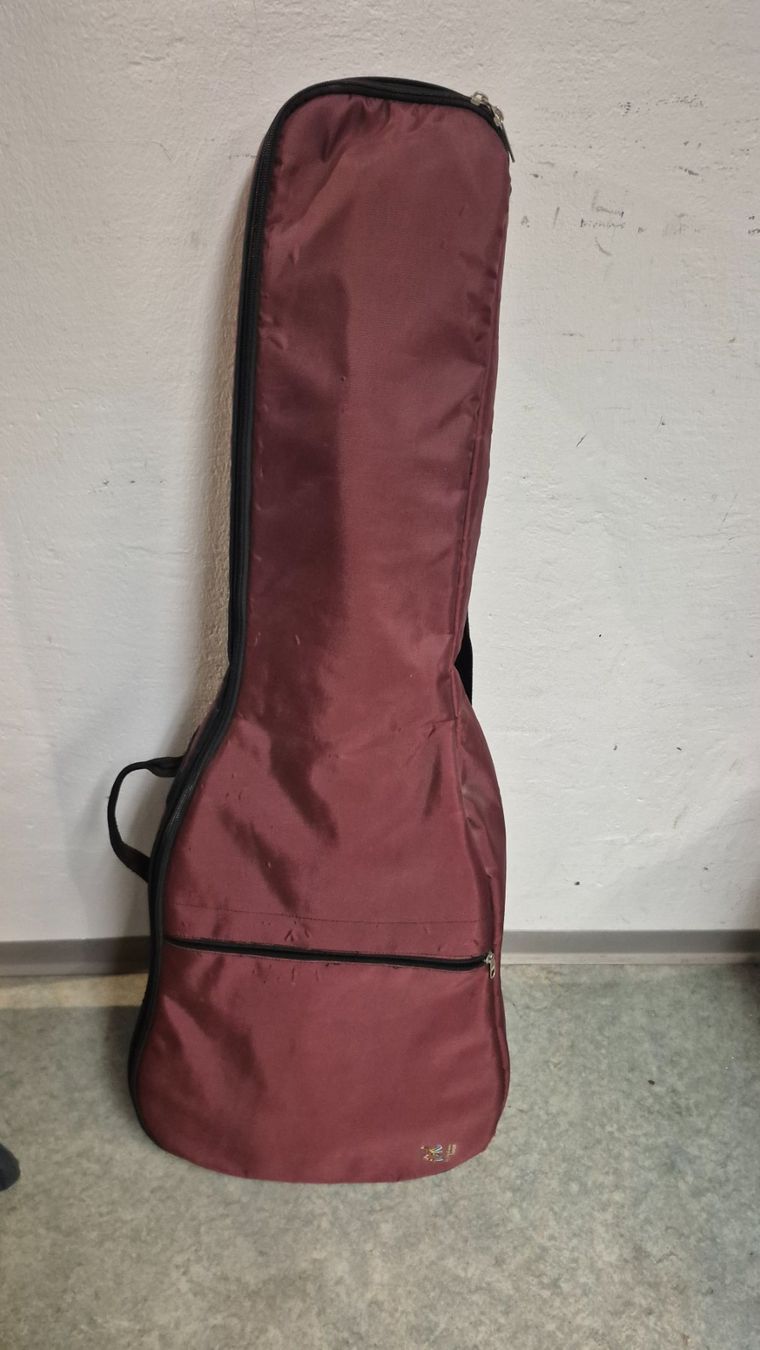 Yamaha Strumenti musicali: Schwarze Yamaha Gitarre C40 – Usato da Winterthur venduto da cbe_5ph7 3