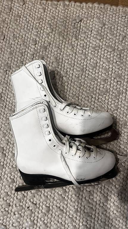 Pattini da ghiaccio: Eiskunstlaufschuhe, Grösse 34 – Usato da Bülach venduto da sandra1219