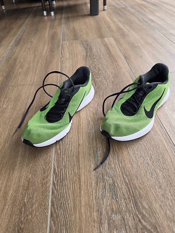 Scarpe da uomo: Nike Schuhe  – Usato da Pfäffikon ZH venduto da gattomatto 1