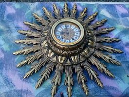 1 ancienne horloge soleil mécanique marque Azura.