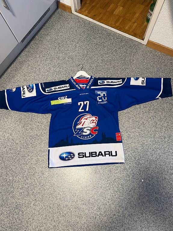 Zsc Lions Canottiere & Pantaloni: ZSC Trikot R.Wick mit Unterschrift – Usato da Bellach venduto da die_8vsb