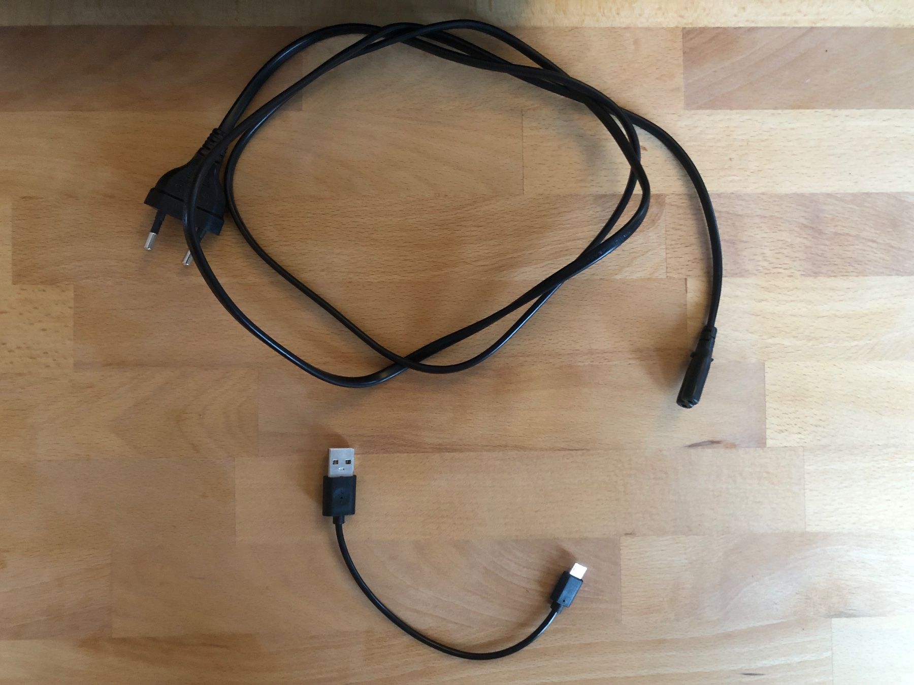 Sony Console: Playstation 4 Pro (2 Controller, 14 Games) – Usato da Thun venduto da  2