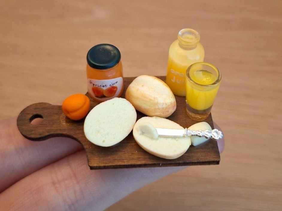 Puppenhäuser & -möbel: Handmade Frühstücksbrett – Neu (gemäss Beschreibung) aus Zürich von HandmadeTinyFood