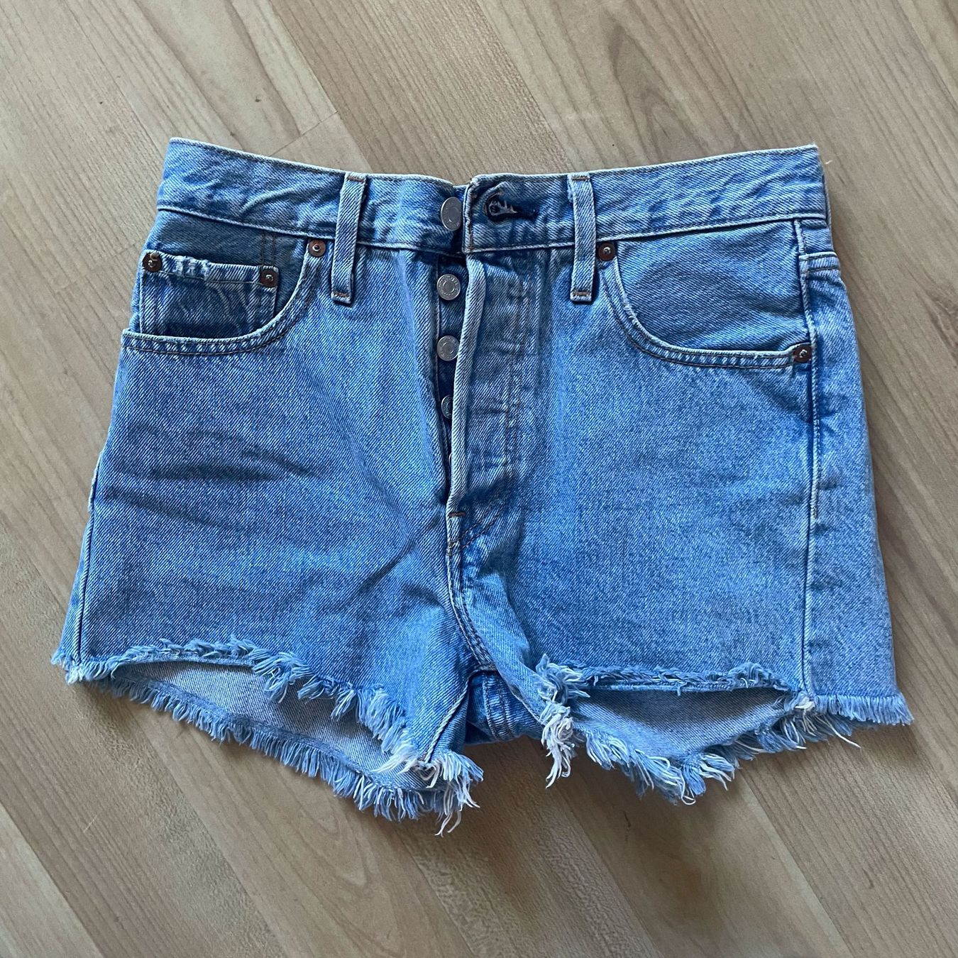 Levi's Jeans: Levis 501 Jeans Shorts, Gr. 34, hellblau – Usato da Zollikon venduto da Ranunkulus