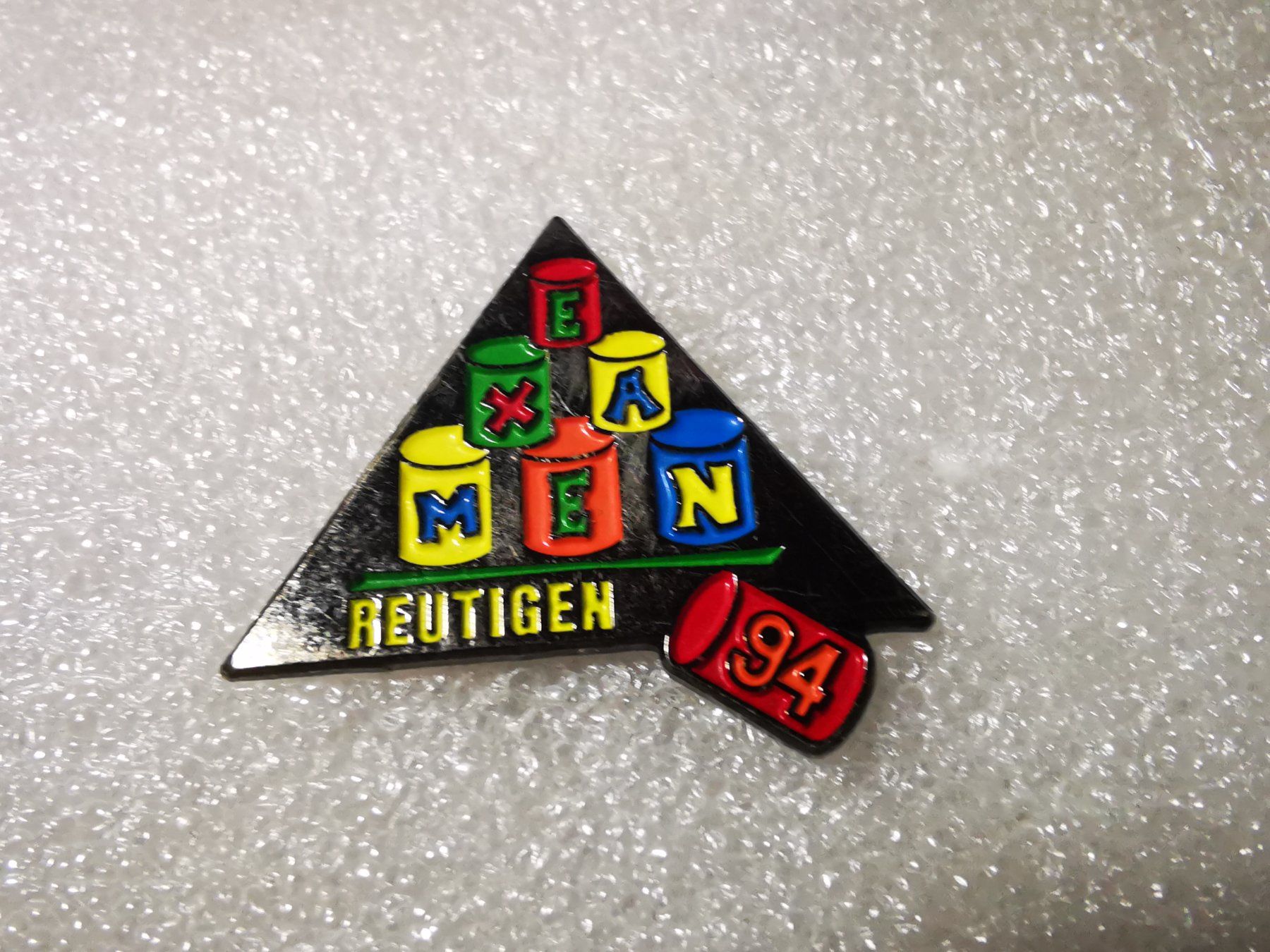 Placchette & Badge: Ansteckpin 8: Examen 94 Reutigen – Usato da Oppligen venduto da Pin-Fall-Shop
