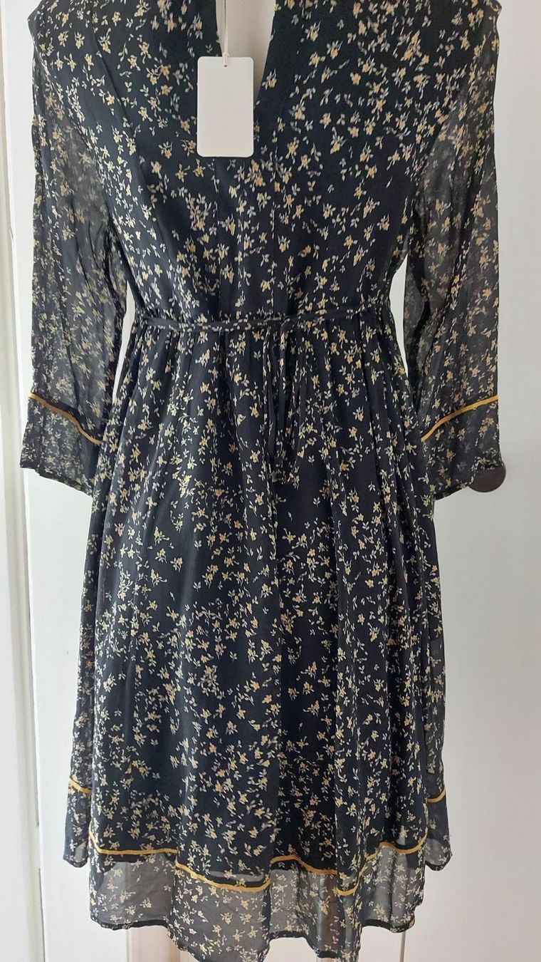 Nile Kleider: Herziges Nile Kleid,Neu,gr,XS – Neu (gemäss Beschreibung) aus Zofingen von MasterPCI 3