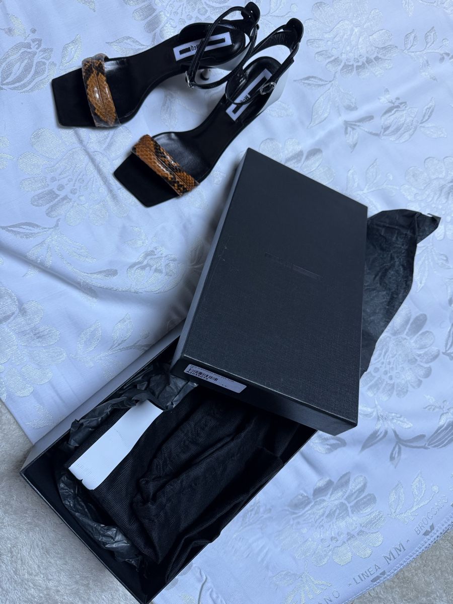 Scarpe da donna: McQ sandals new 635$ – Nuovo (secondo la descrizione) da Barna venduto da orbuyorcry 7