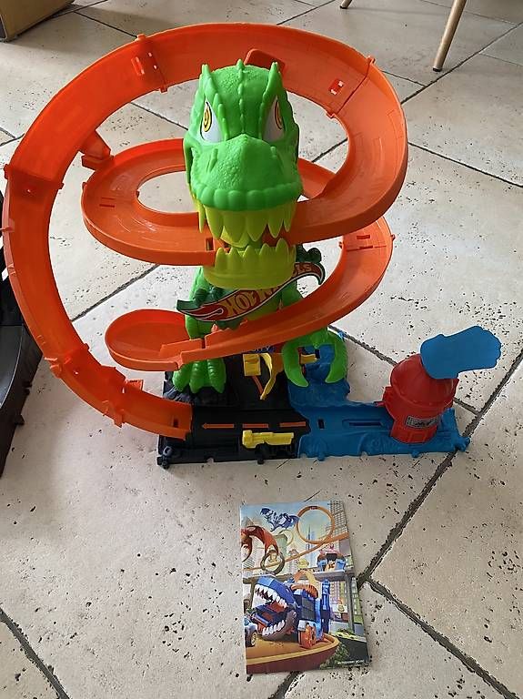 Spielzeuge: Hot Wheels 3 Bahnen Action Loops – Gebraucht aus Wangen an der Aare von zarteflunder 2