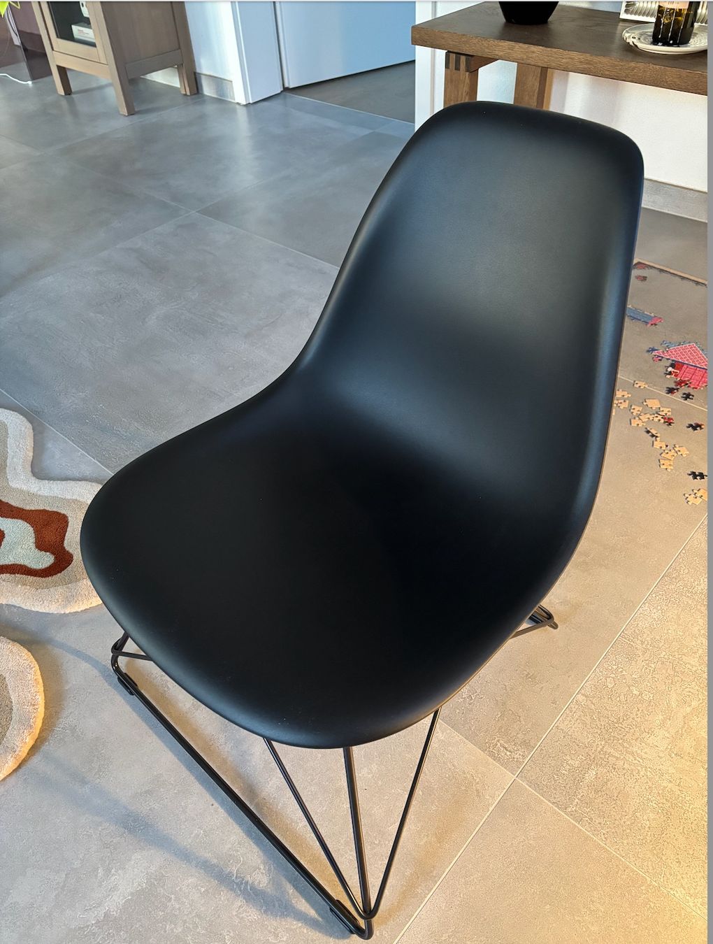 Vitra Sedie: Eames Plastic Side Chair LSR noire – Usato da Cournillens venduto da aese01