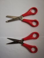 4 Kinder Scheren sowie 1 Serviettentechnik Schere