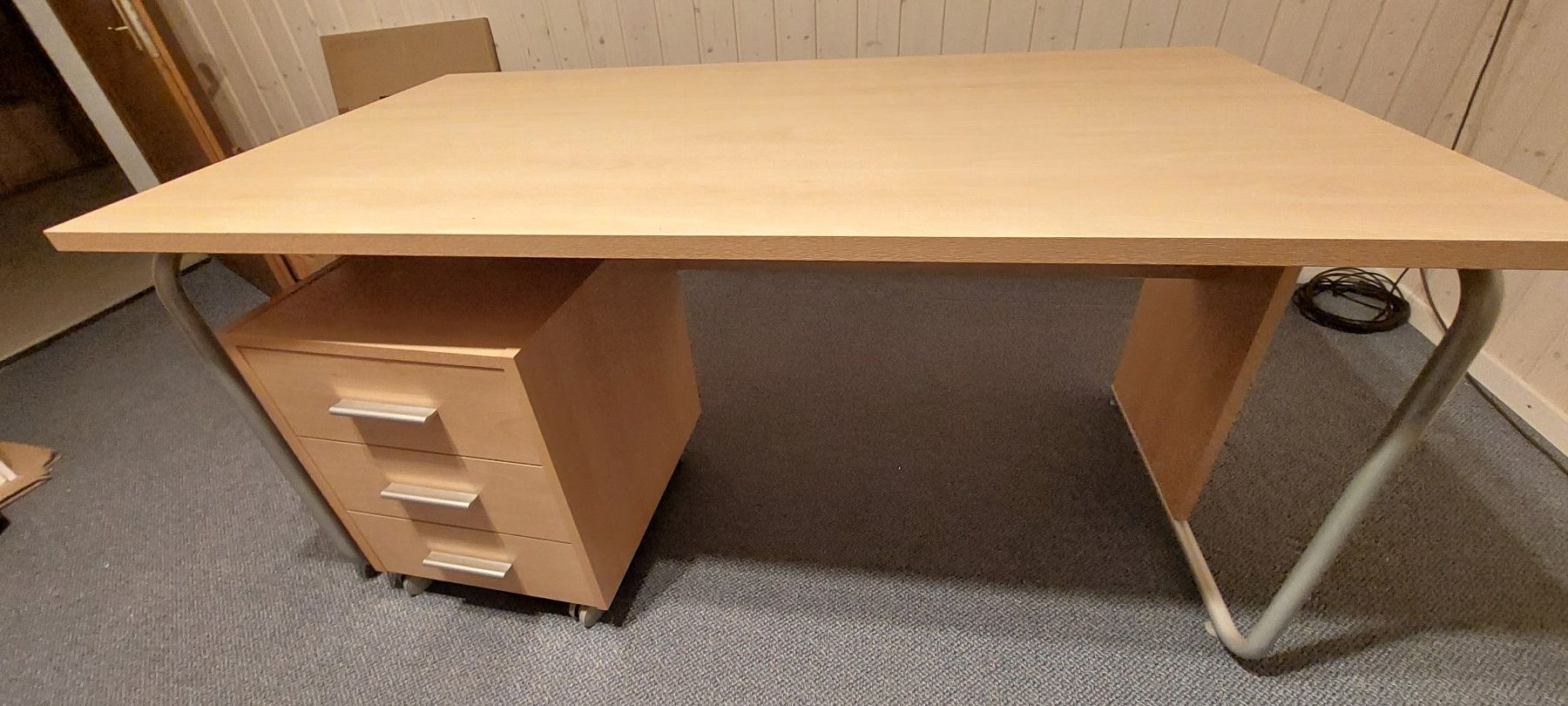 Scrivanie: Bureau avec meuble à roulettes – Usato da Siviriez venduto da alaindumas 2