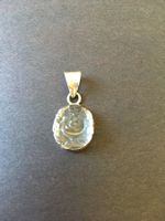 pendentif en argent (et verre ou crystal), motif éléphant