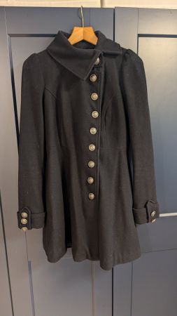 Eleganter Military-Mantel in Schwarz – Object (Größe S)