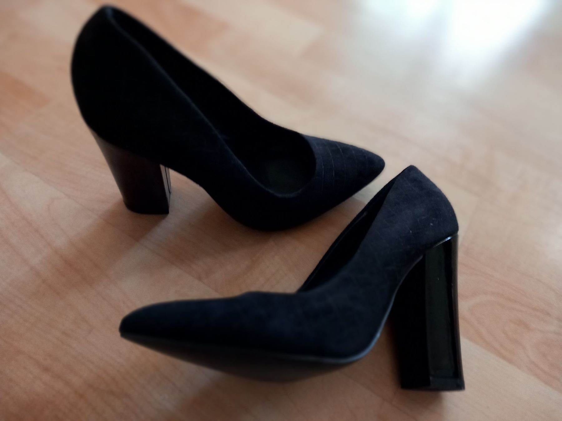 Scarpe da donna: Pumps, schwarz, Gr. 36 – Usato da Wanzwil venduto da lonelybeachhouse 2