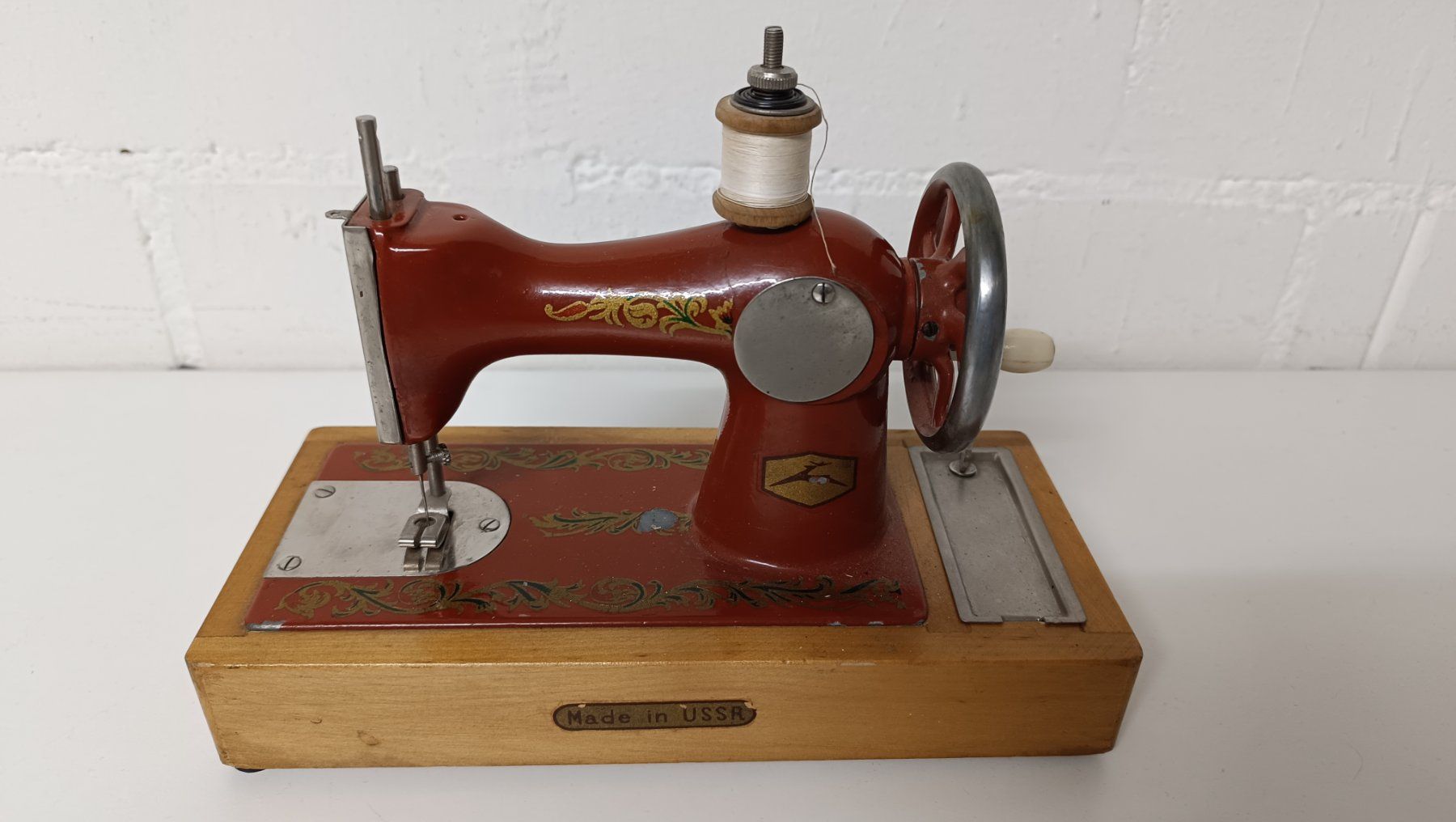 Giocattoli: Mini Nähmaschine UDSSR vintage – Usato da Zürich venduto da Jul69