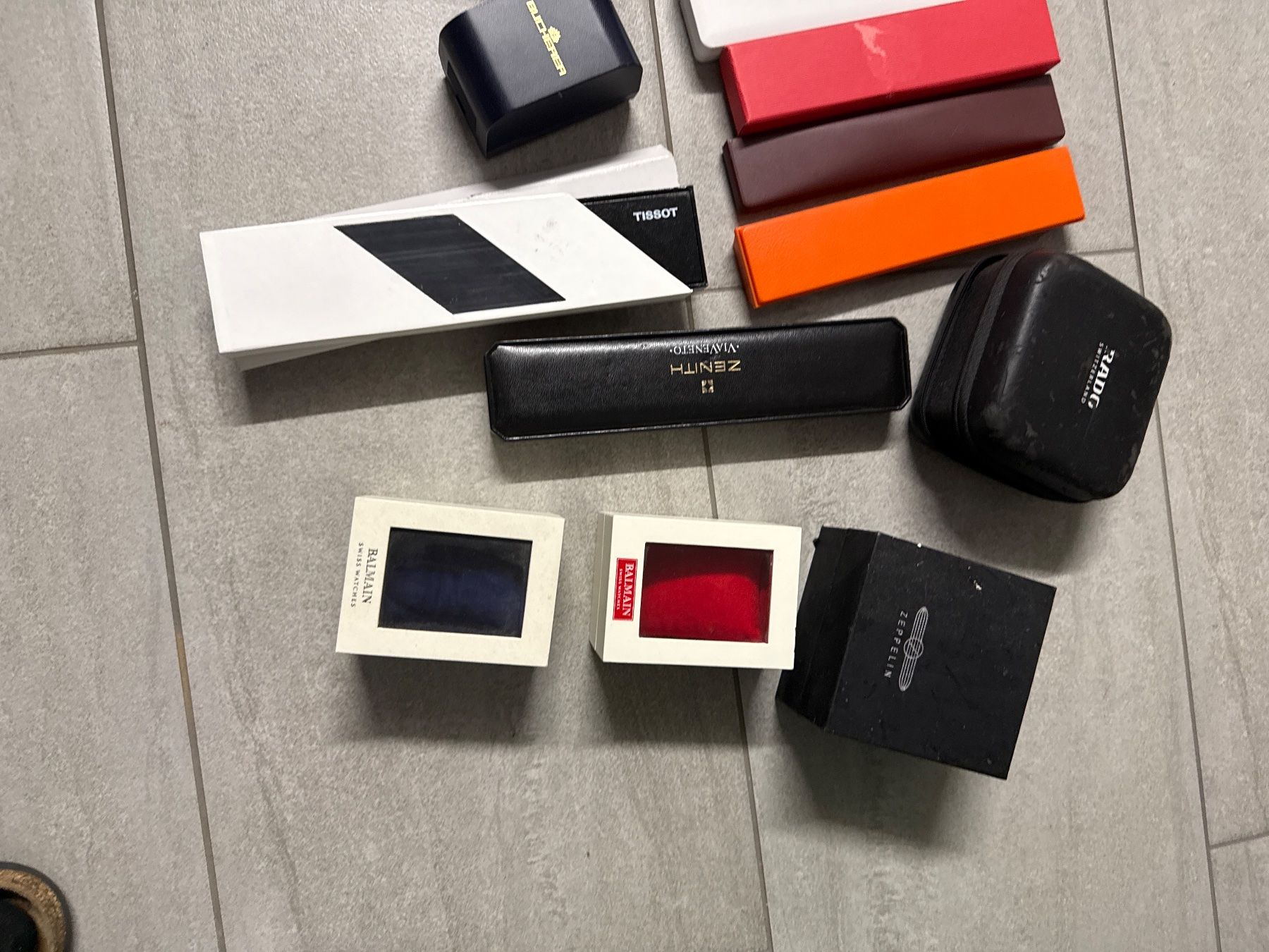 Scatole porta orologi: Uhrenboxen Lot – Difettoso da Pfeffingen venduto da Allhandelklgwatches 3
